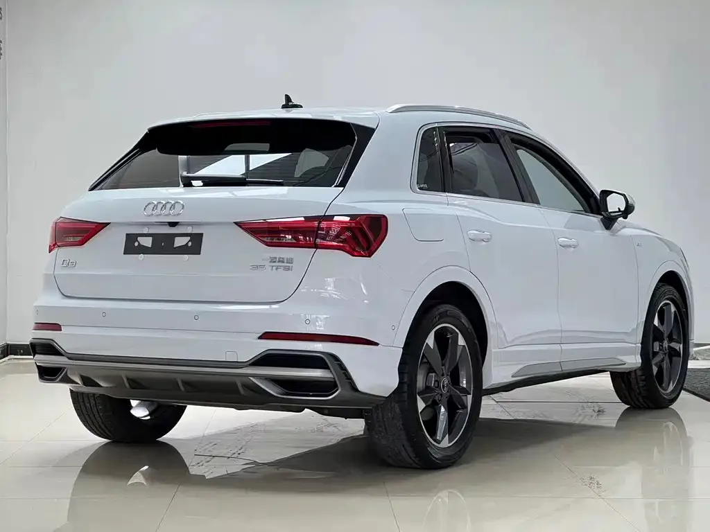 Audi Q3 audi_perviy_zakaz2