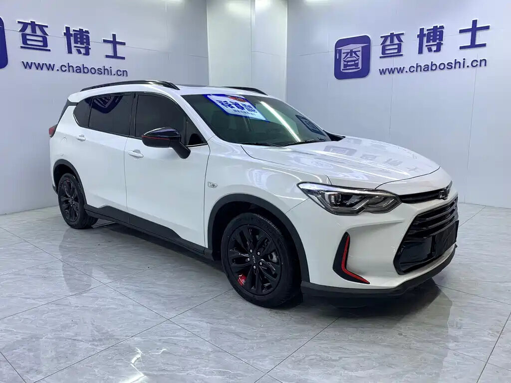 Chevrolet Orlando Сзади