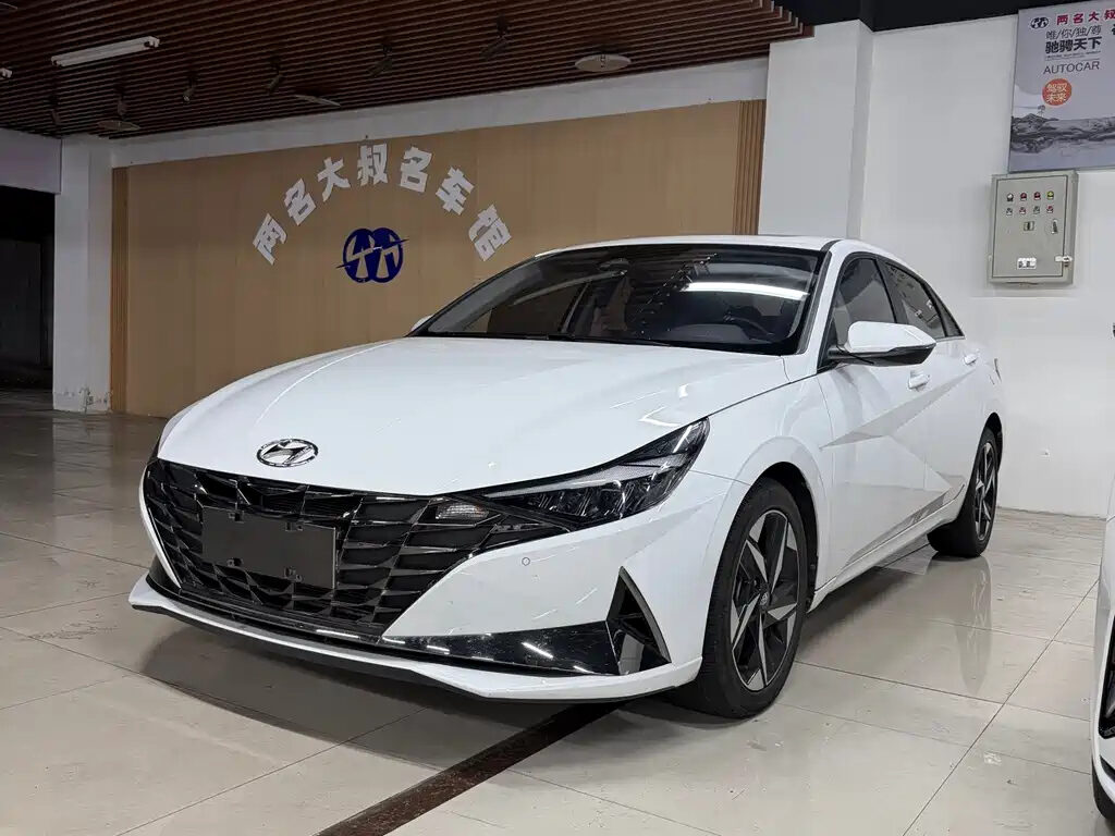 Hyundai Elantra Профиль