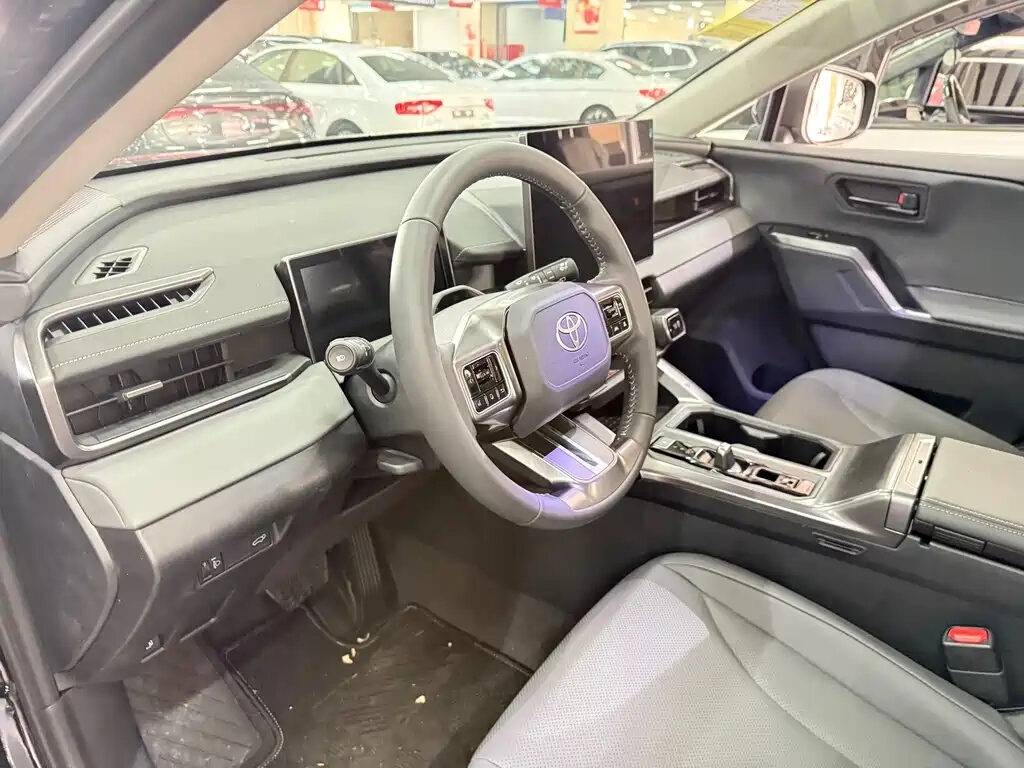 Toyota RAV4 2026 Детали