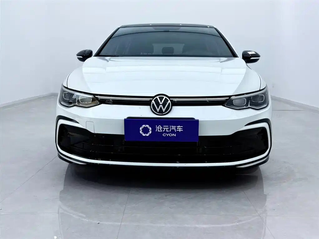 Volkswagen Golf Сзади