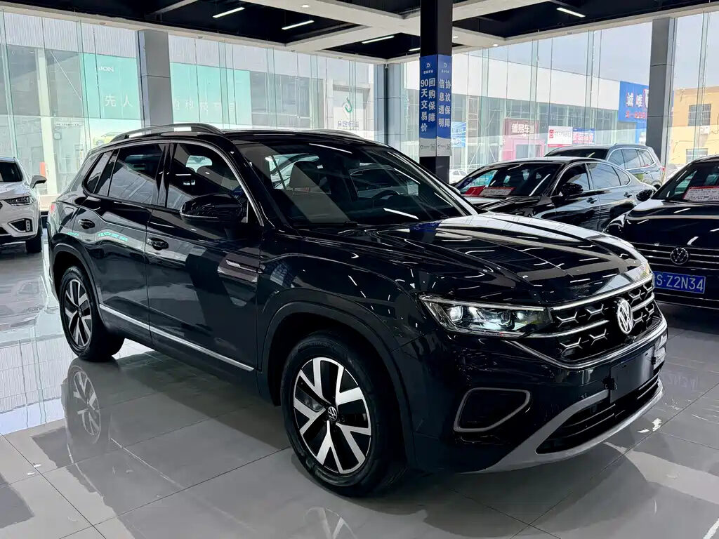 Volkswagen Tayron Сзади