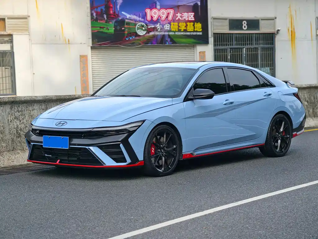 Hyundai Elantra 